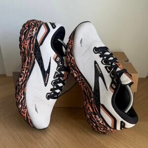 Brooks Ghost 15 ‘Run Wild’ Women Running Sneakers- SZ 7.5